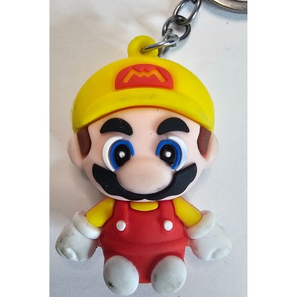 Super Mario Keychain 2" With Yellow Cap & Red Overalls Key Ring - Picture 2 of 7